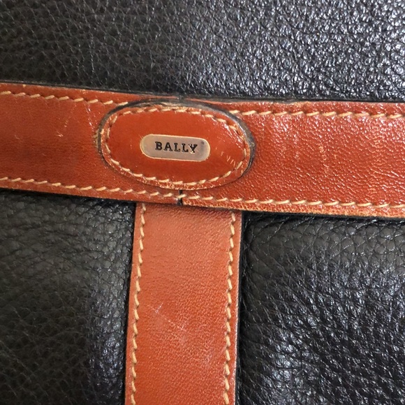 Vintage Bally made in Italy Crossbody bag.